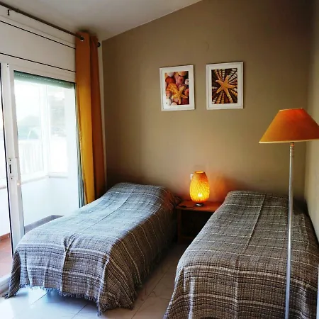 Karen 1 Apartment